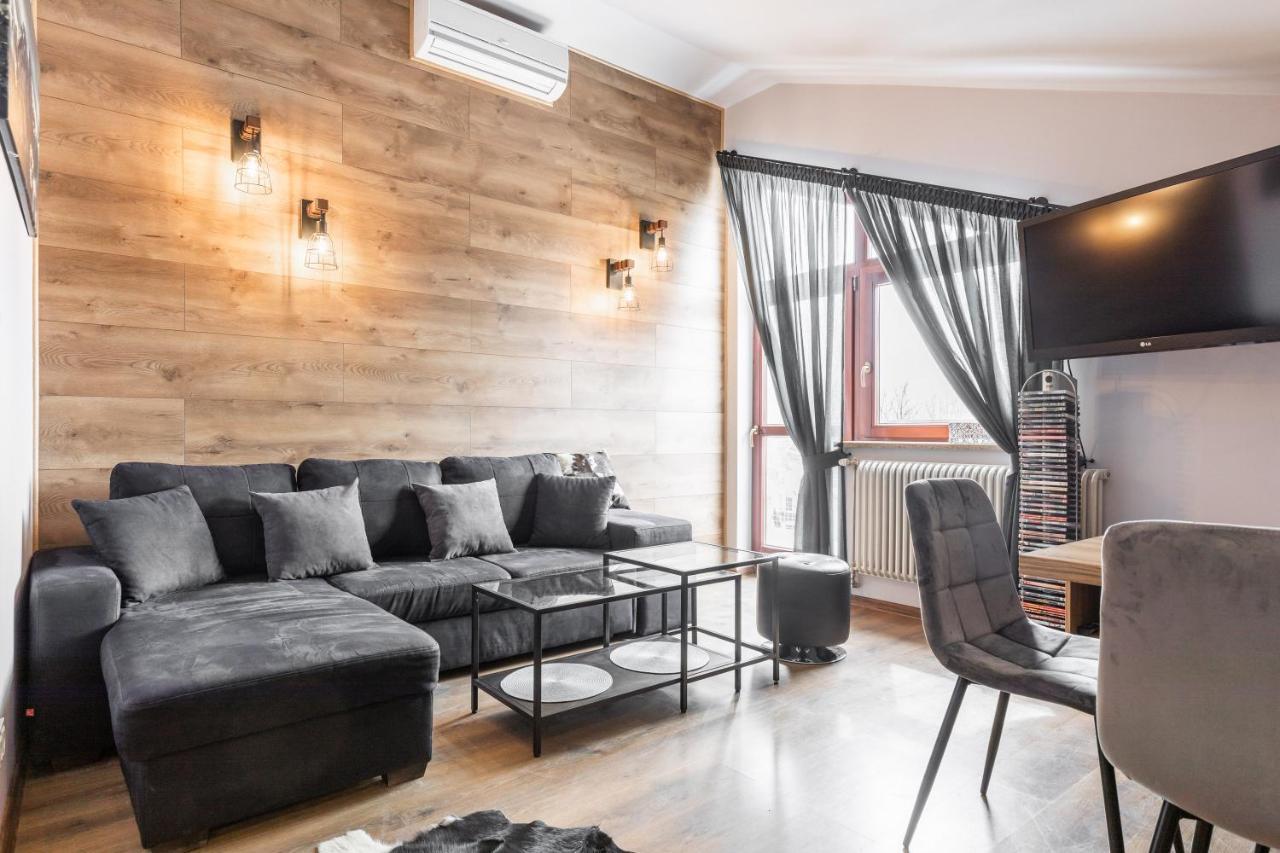 Top Apartment *
