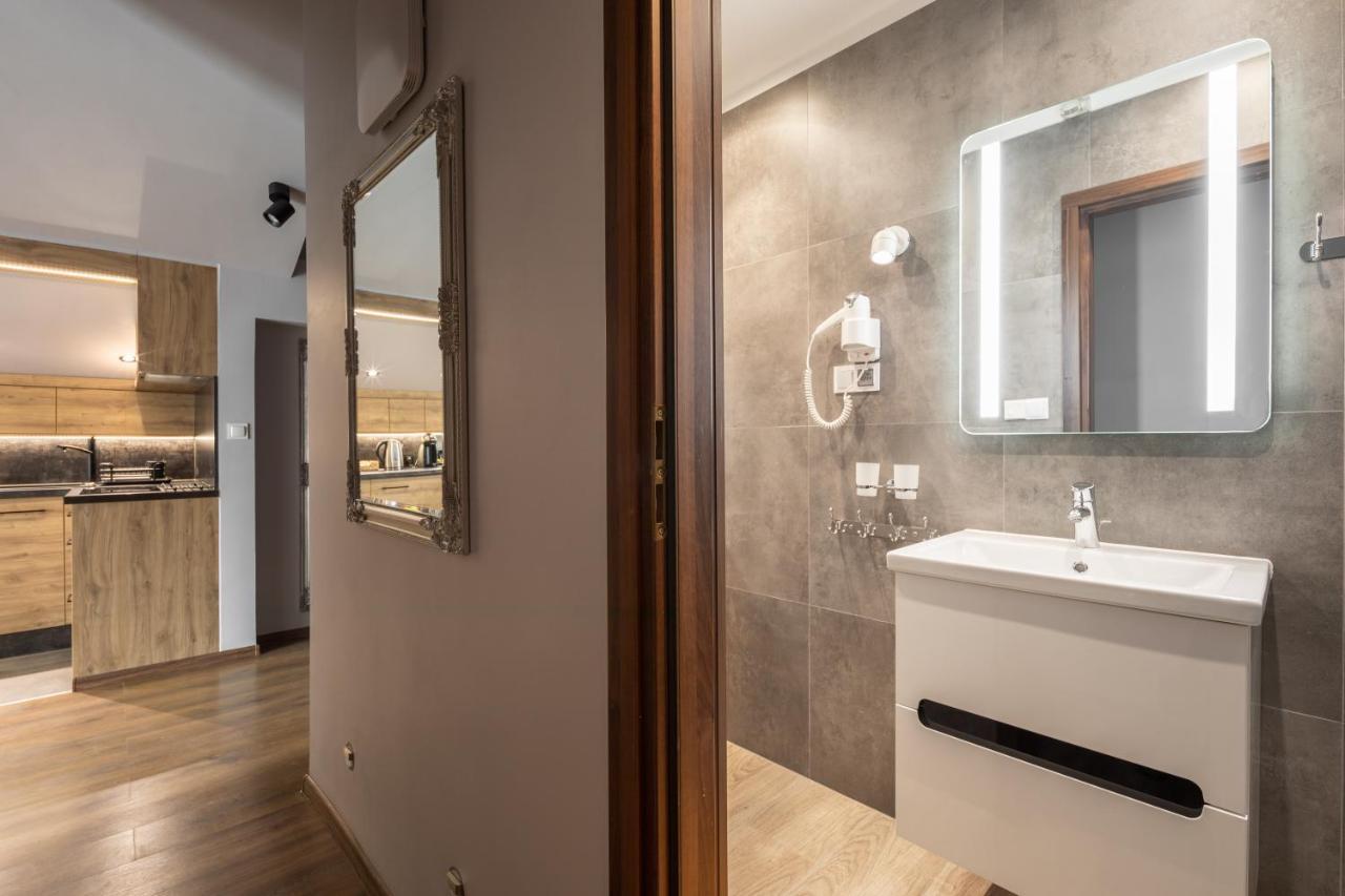 Top Apartment *