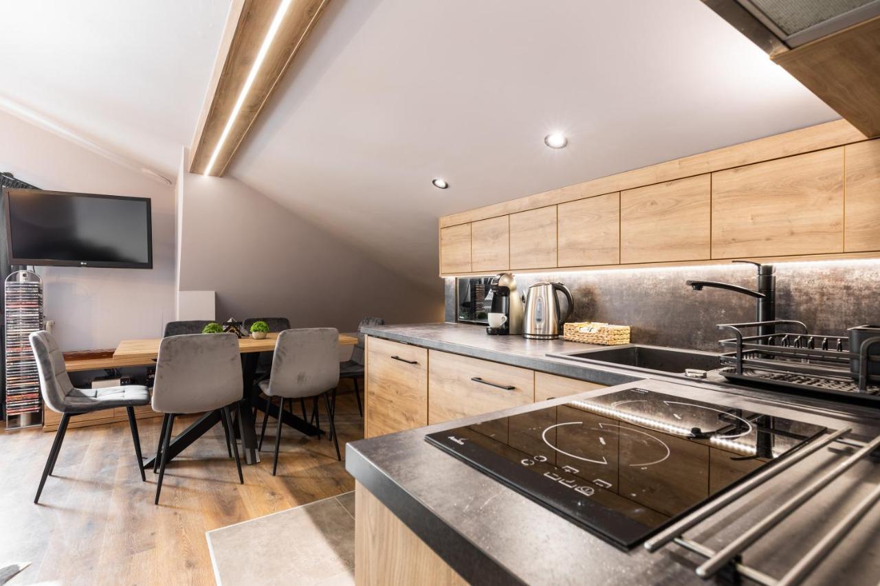 Top Apartment *